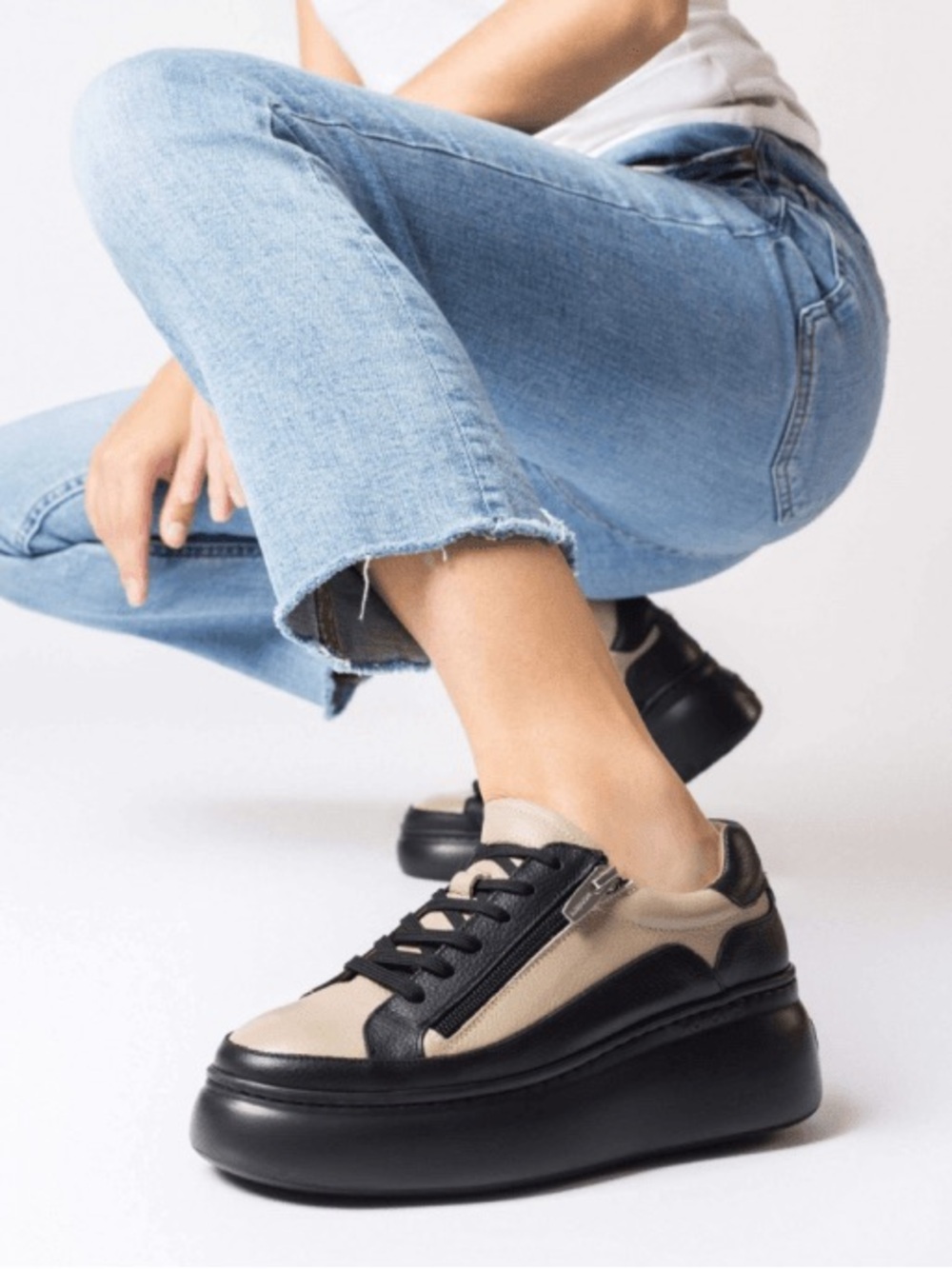 Wonders Tyler Black and Tab Leather Flatform Sneakers